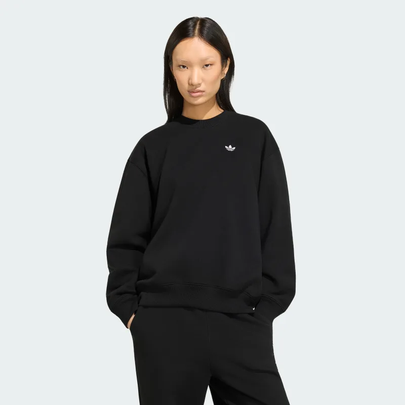 adidas — ESSENTIALS CREWNECK LONG FLEECE OVERSIZED SWEATSHIRT