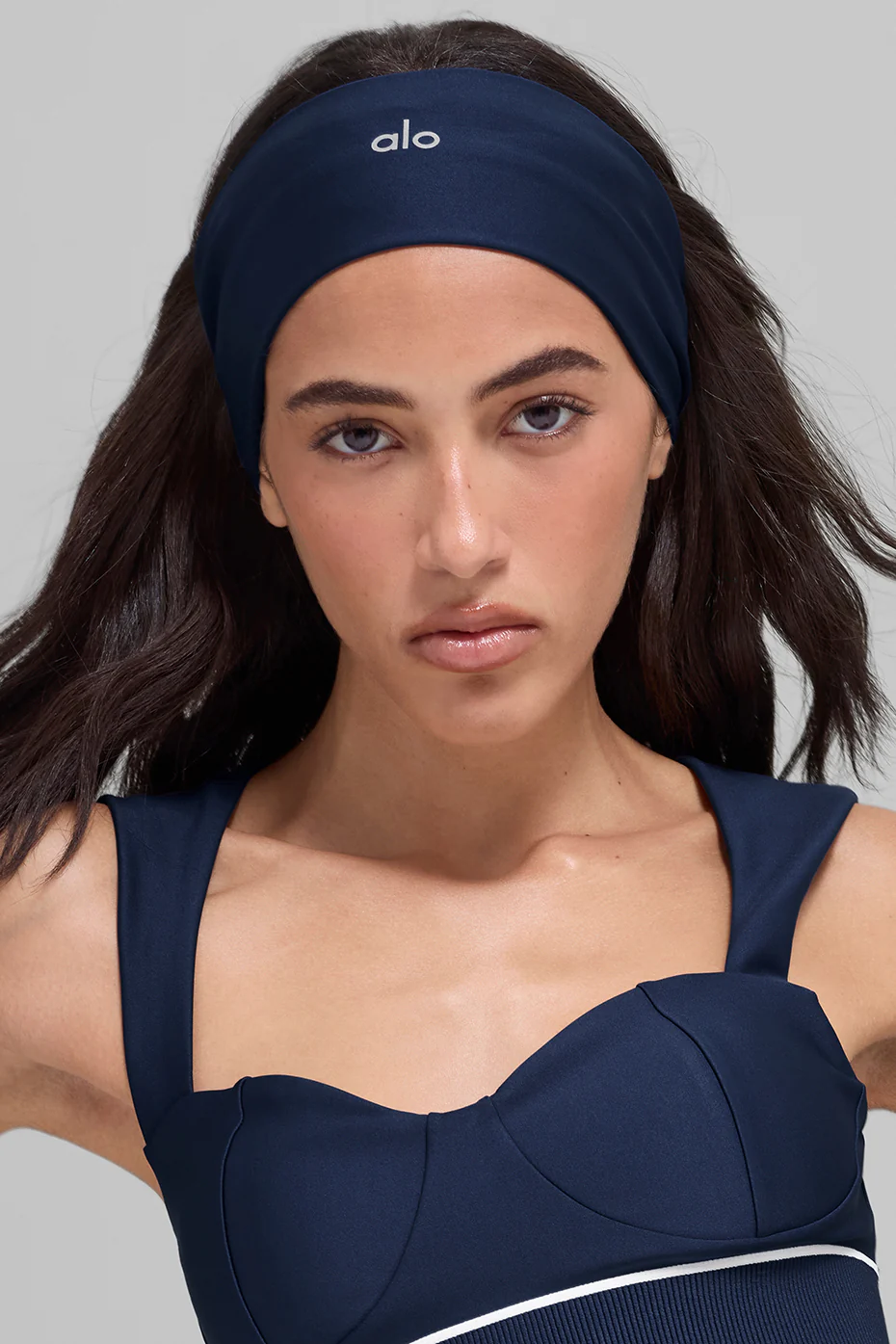 Alo Yoga — Airlift Headband - Navy