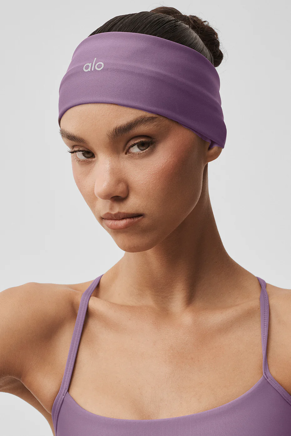 Alo Yoga — Airlift Headband - Plum Kiss
