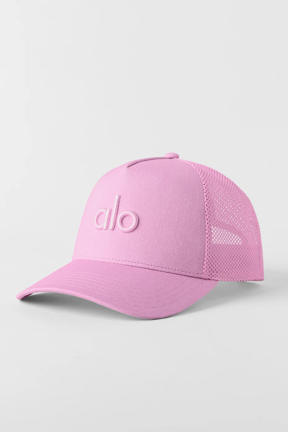 Alo Yoga — District Trucker Hat - Dune Grass