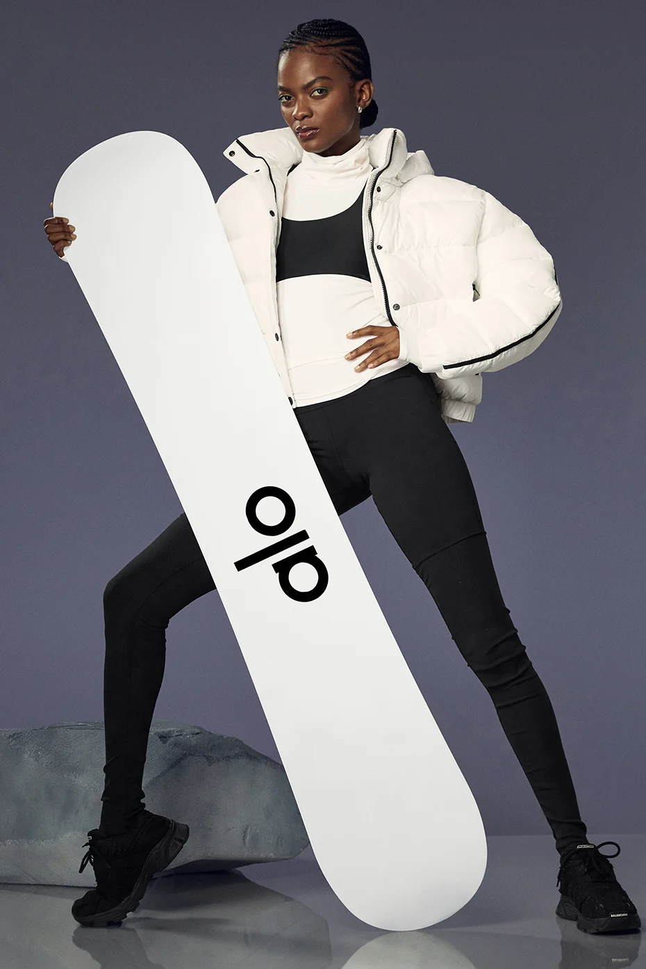 Alo Yoga — ALO Glacier Snowboard - Black/Black