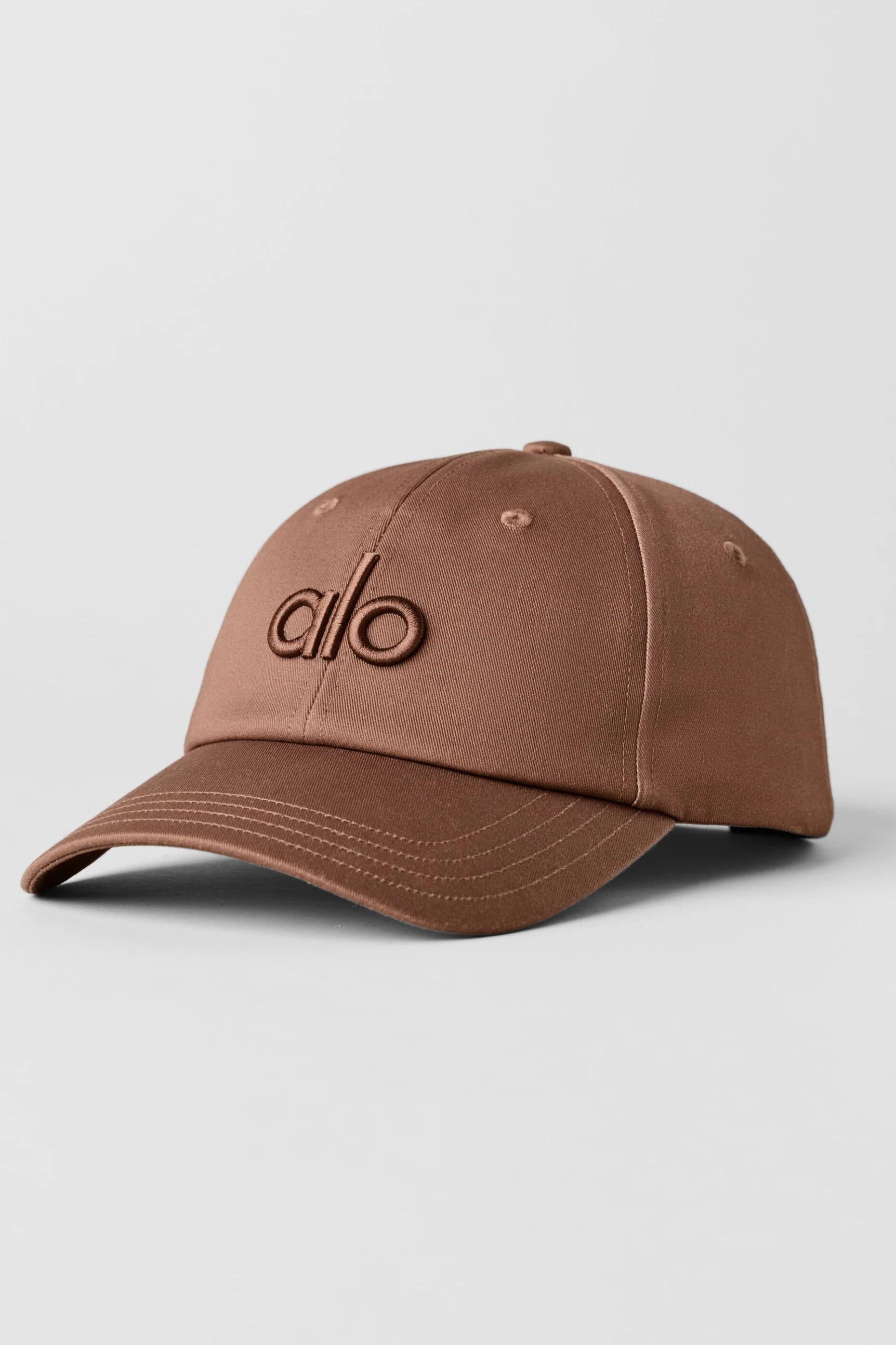 Alo Yoga — Off-Duty Cap - Sun Kissed Brown