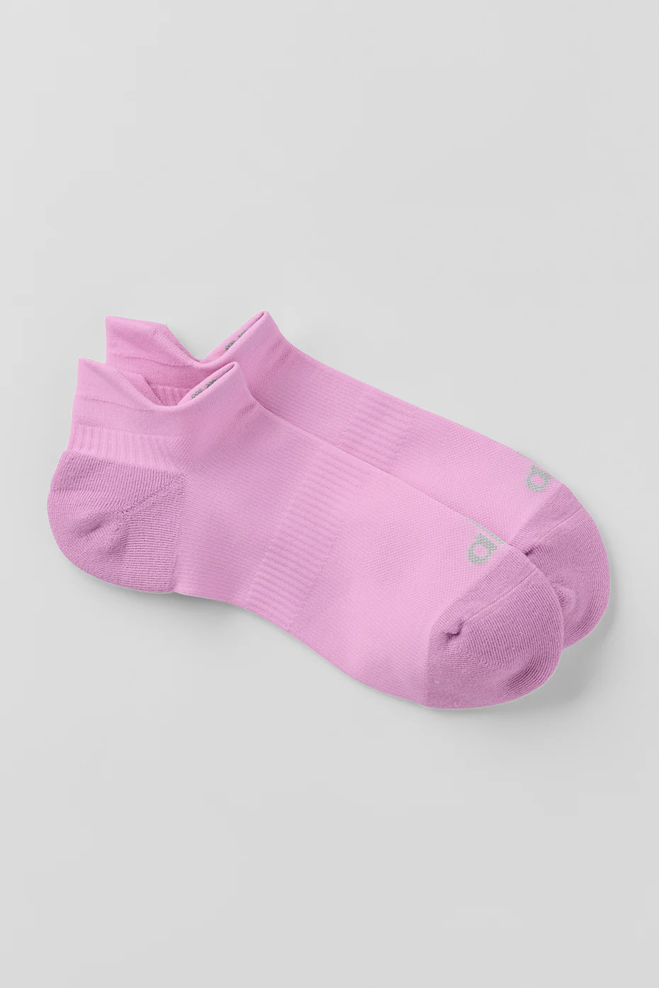 Alo Yoga — Unisex Performance Tab Sock - Winter Frost