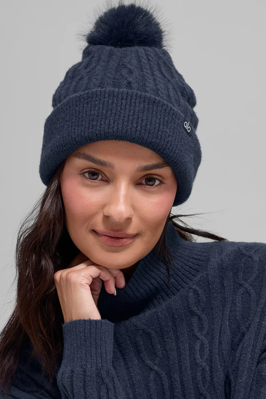 Alo Yoga — Cable Knit Winter Bliss Beanie - Navy