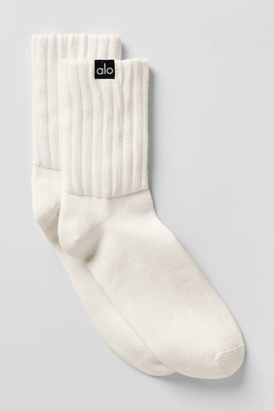 Alo Yoga — Unisex Half-Crew Scrunch Sock - Candy Heart Pink