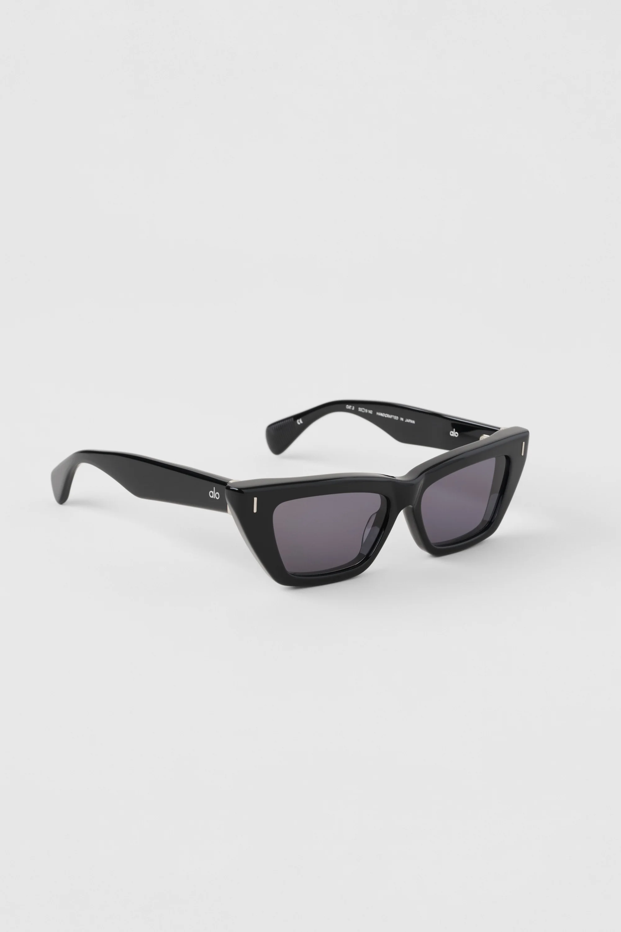 Alo Yoga — ALO Cat Eye Sunglasses - Black