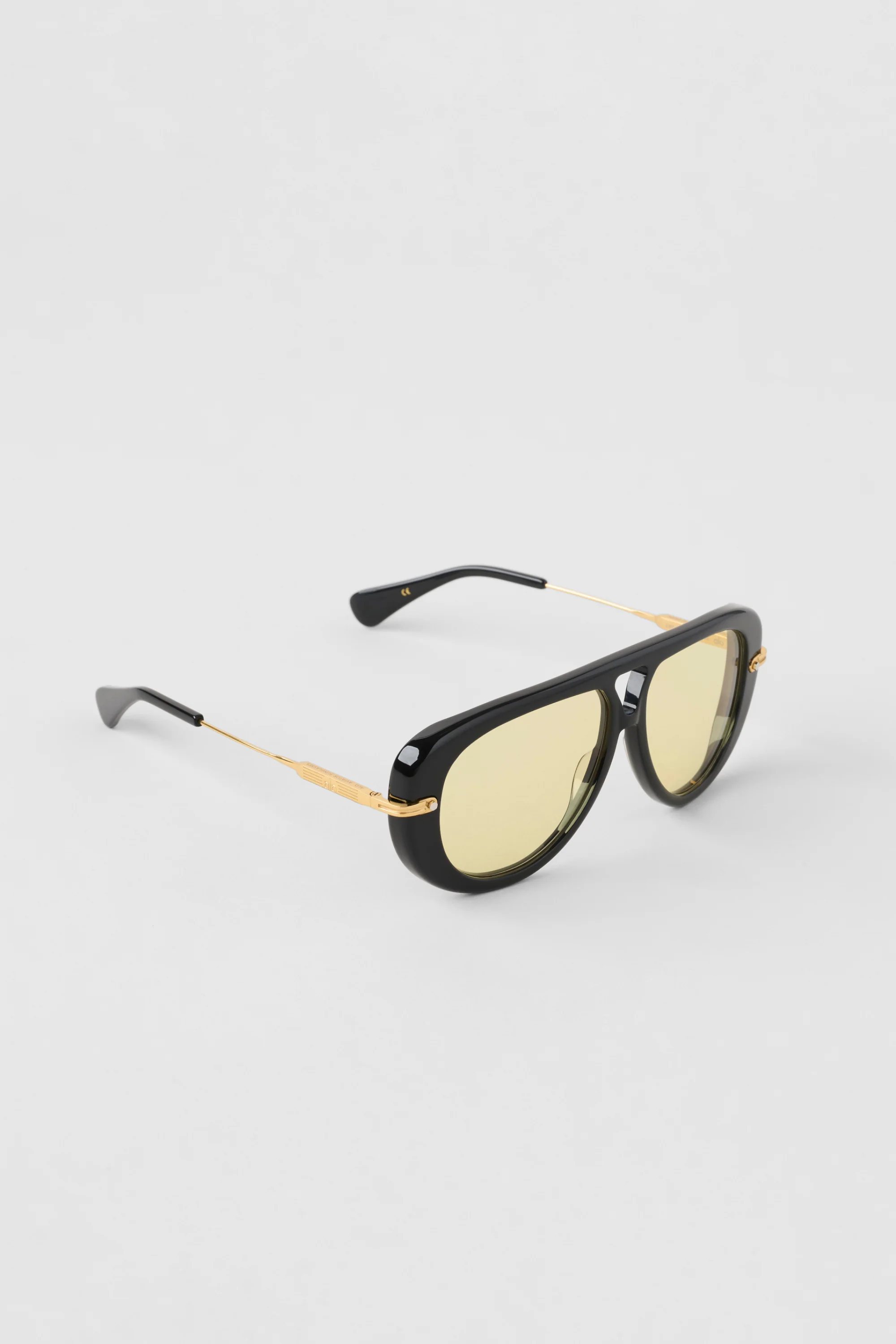 Alo Yoga — ALO Aviator Sunglasses - Black/Yellow