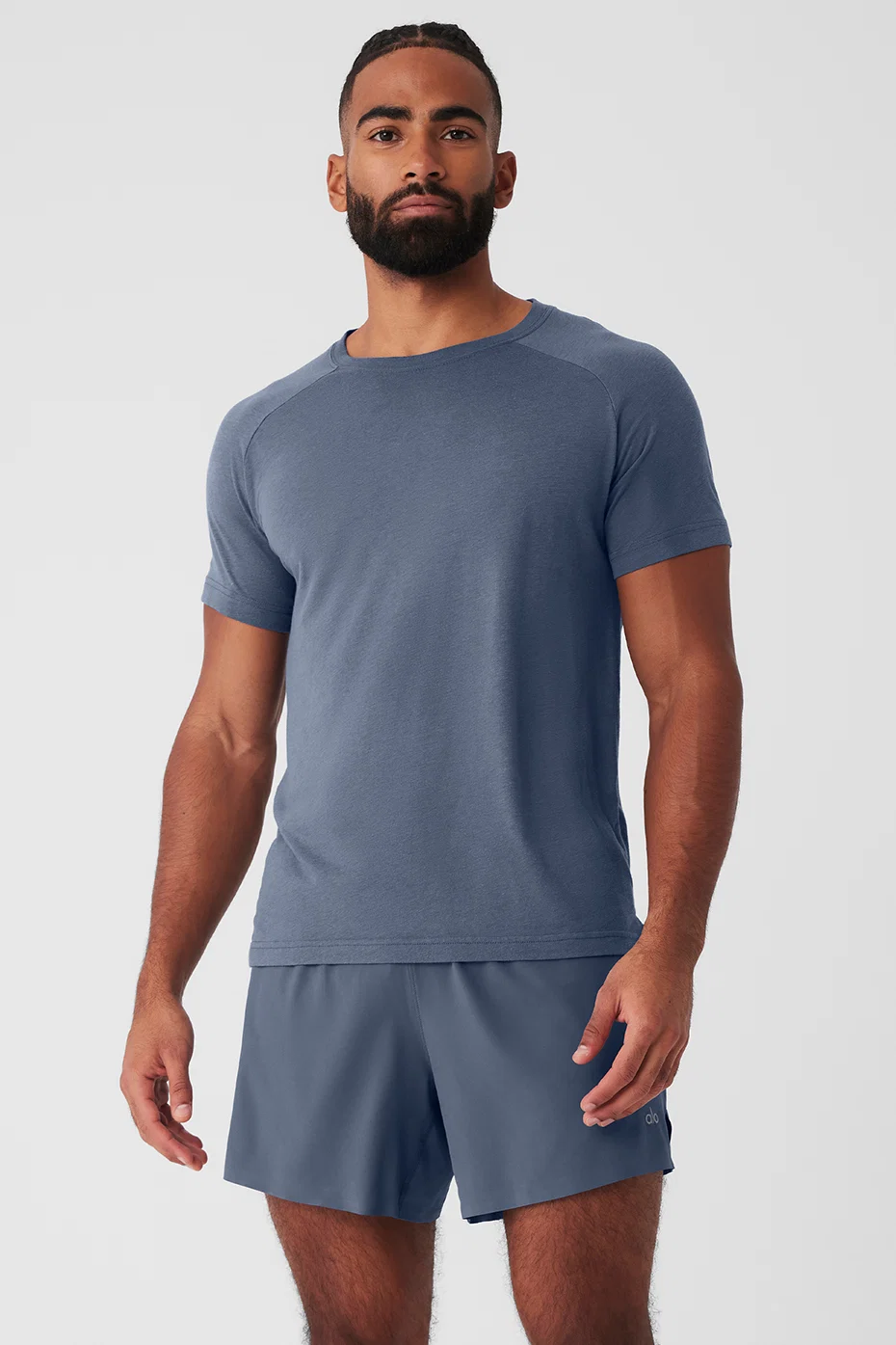 Alo Yoga — Triumph Raglan Tee - Winter Ivy