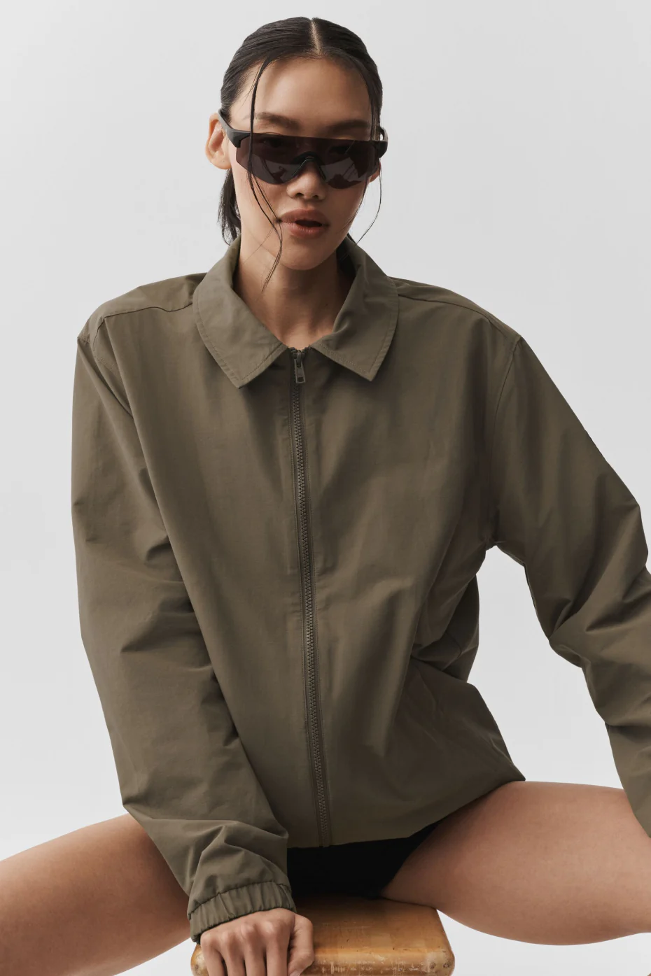 Alo Yoga — Torrent Overshirt - Olive Tree