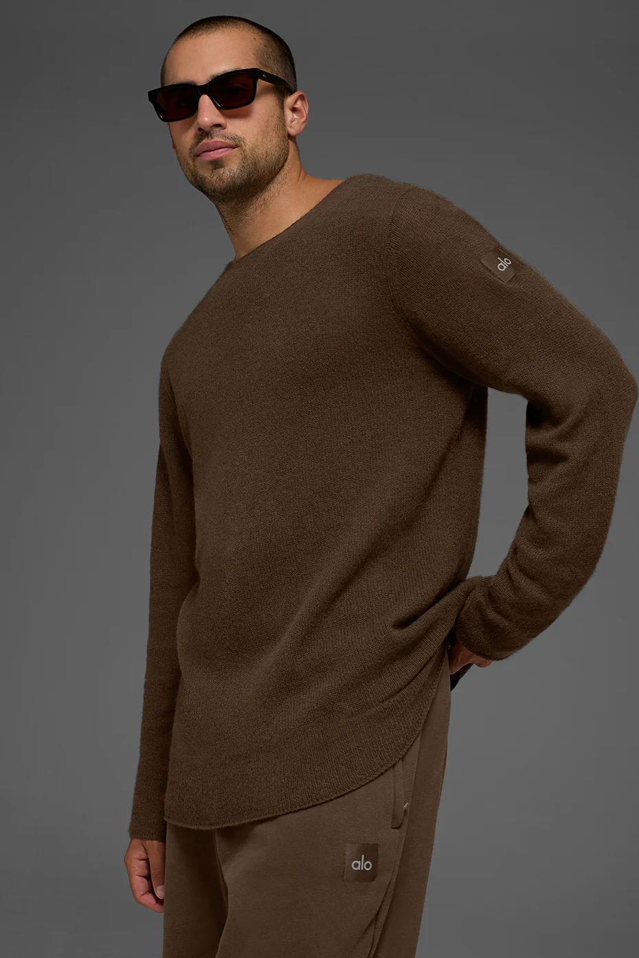 Alo Yoga — Cashmere Reform Long Sleeve - Espresso