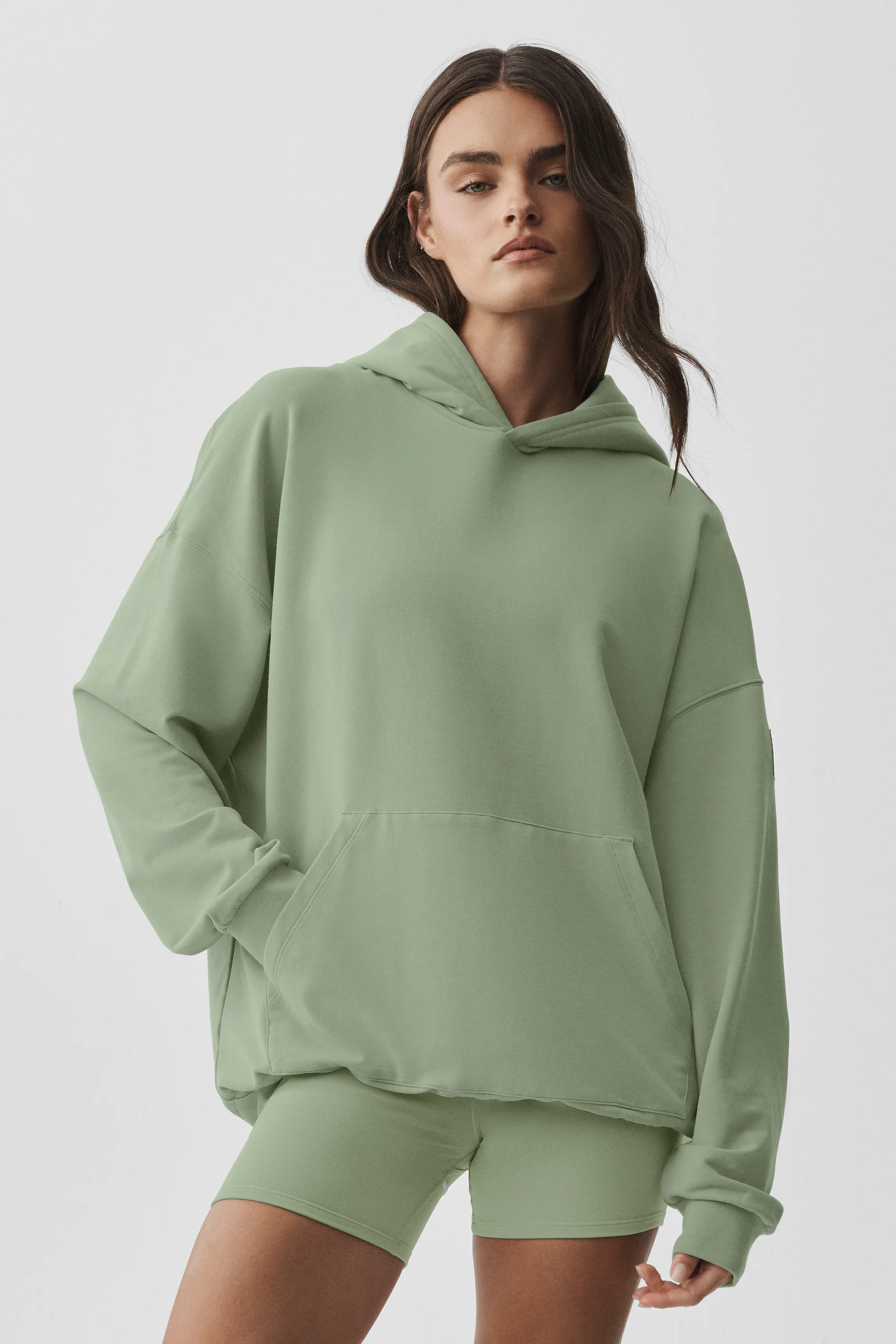 Alo Yoga — Double Take Hoodie - Dune Grass