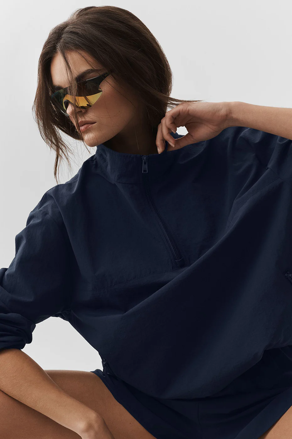 Alo Yoga — Light Weight Takeaway Track Pullover - Dune Grass