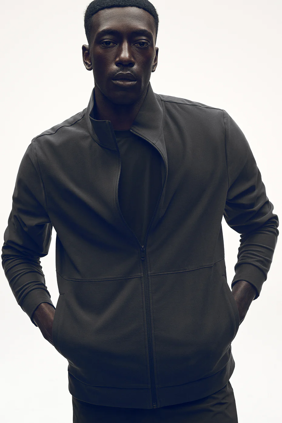 Alo Yoga — Conquer Max Mock Neck Full Zip - Gravel