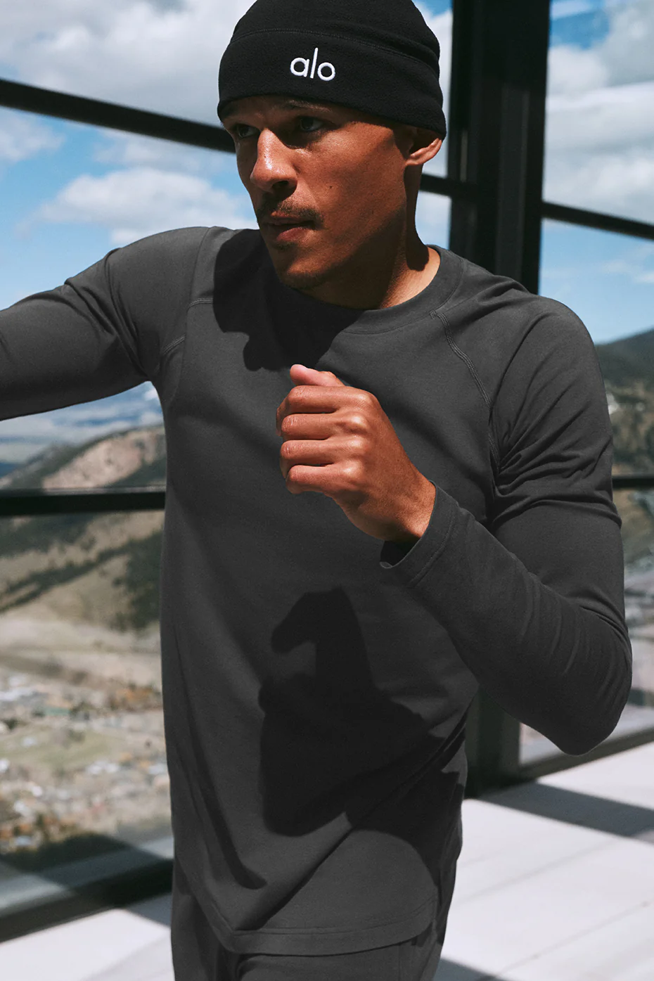Alo Yoga — ALO Vapor Crewneck Long Sleeve - Anthracite