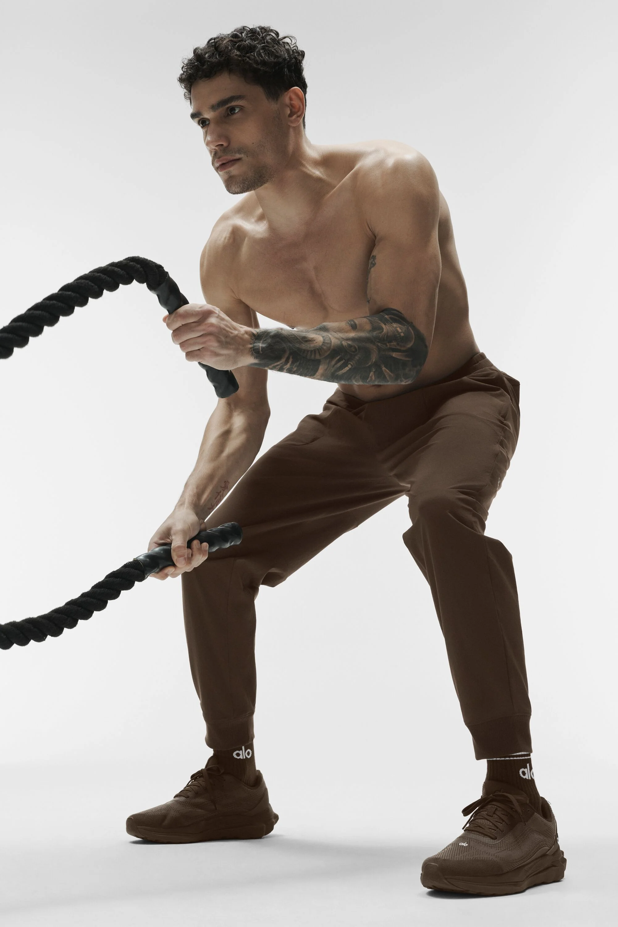 Alo Yoga — Co-Op Pant (Regular) - Espresso