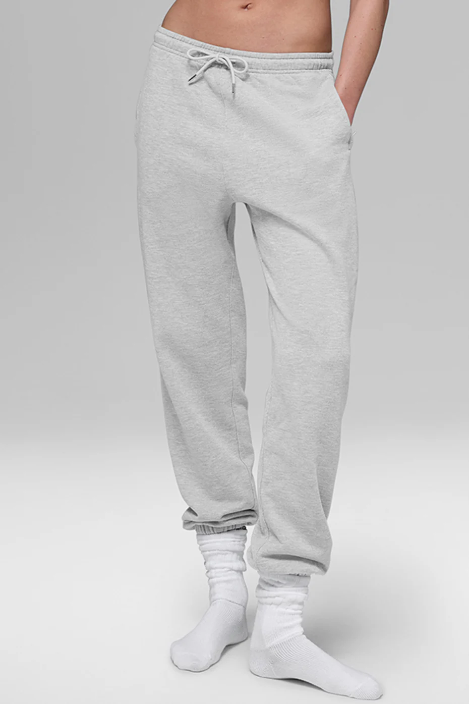 Alo Yoga — Chill Sweatpant - Athletic Heather Grey