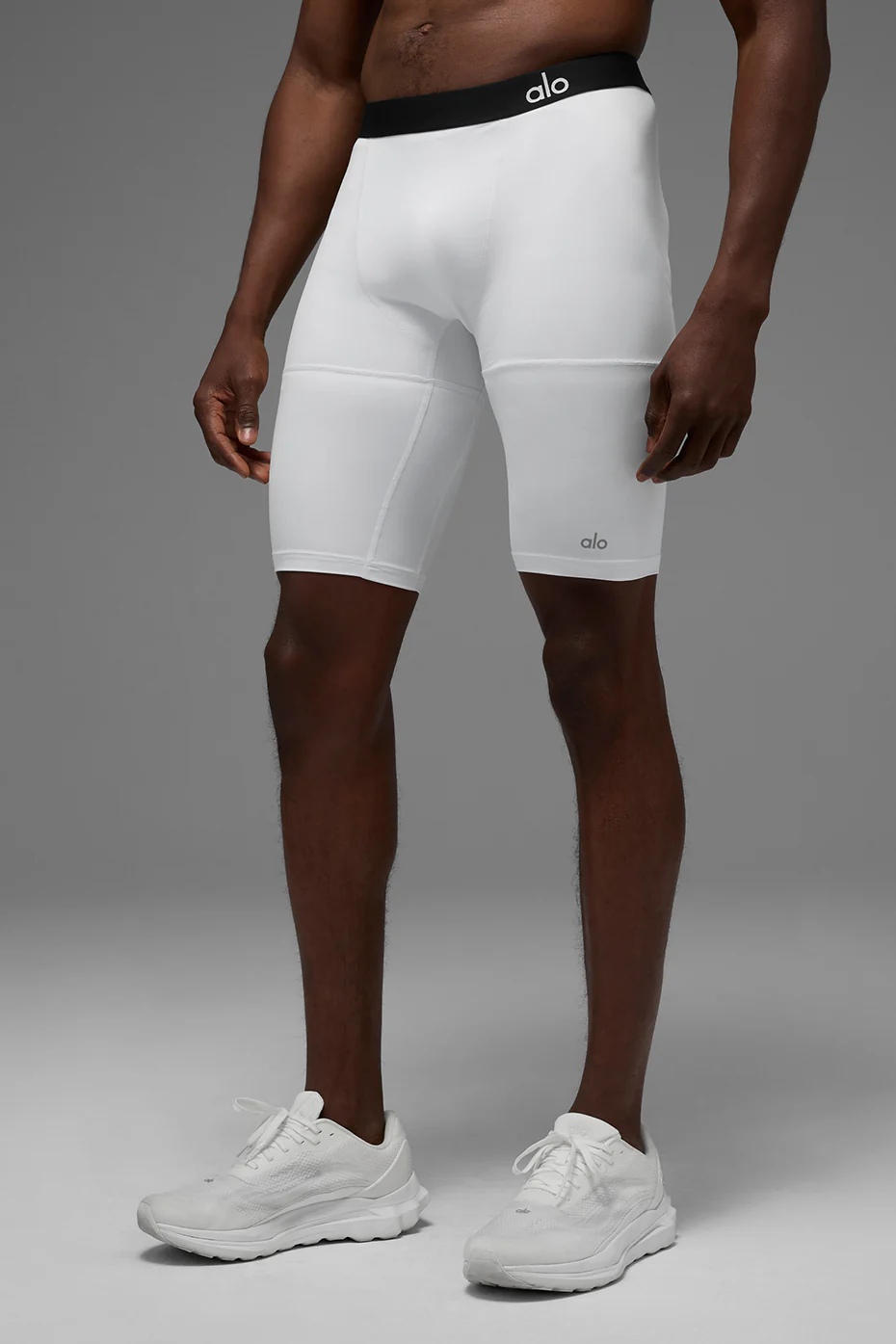 Alo Yoga — 9" Flight Compression Short - White