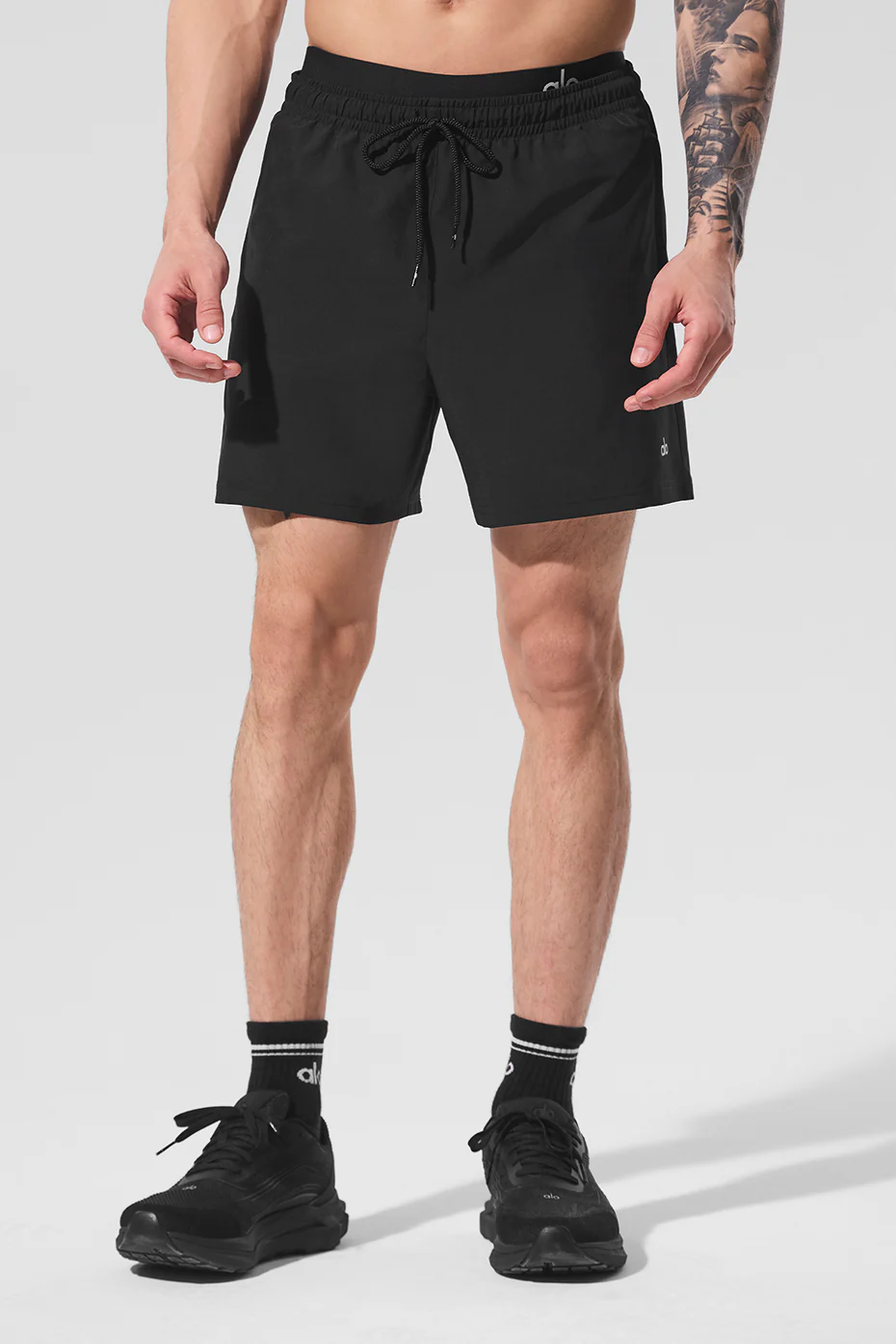 Alo Yoga — 7" Circuit Short - Black