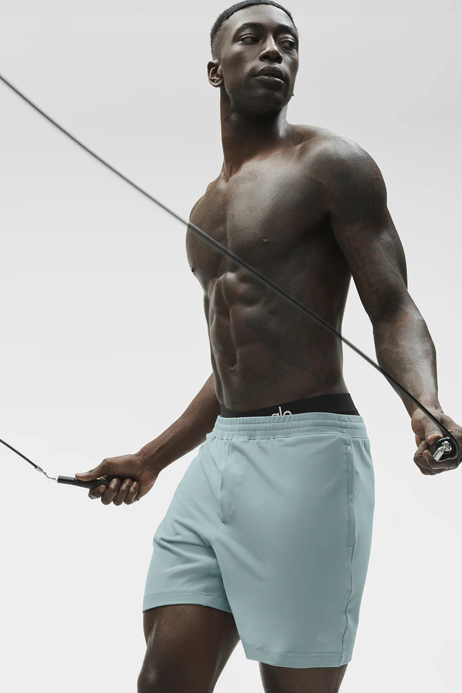 Alo Yoga — 7" Conquer React Performance Short - Winter Ivy