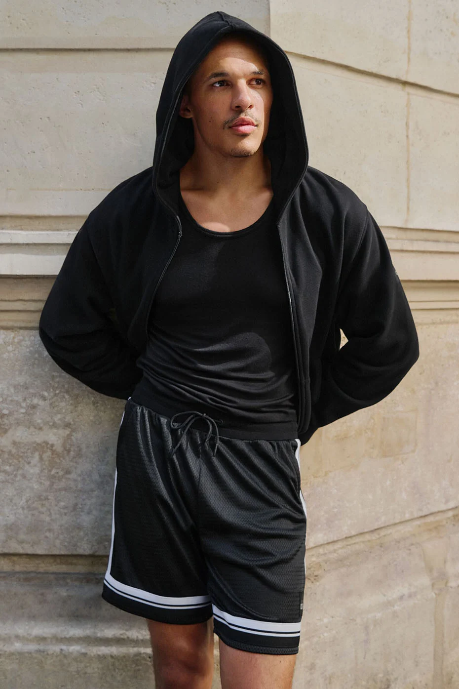 Alo Yoga — 7" Key Mesh Basketball Short - Black