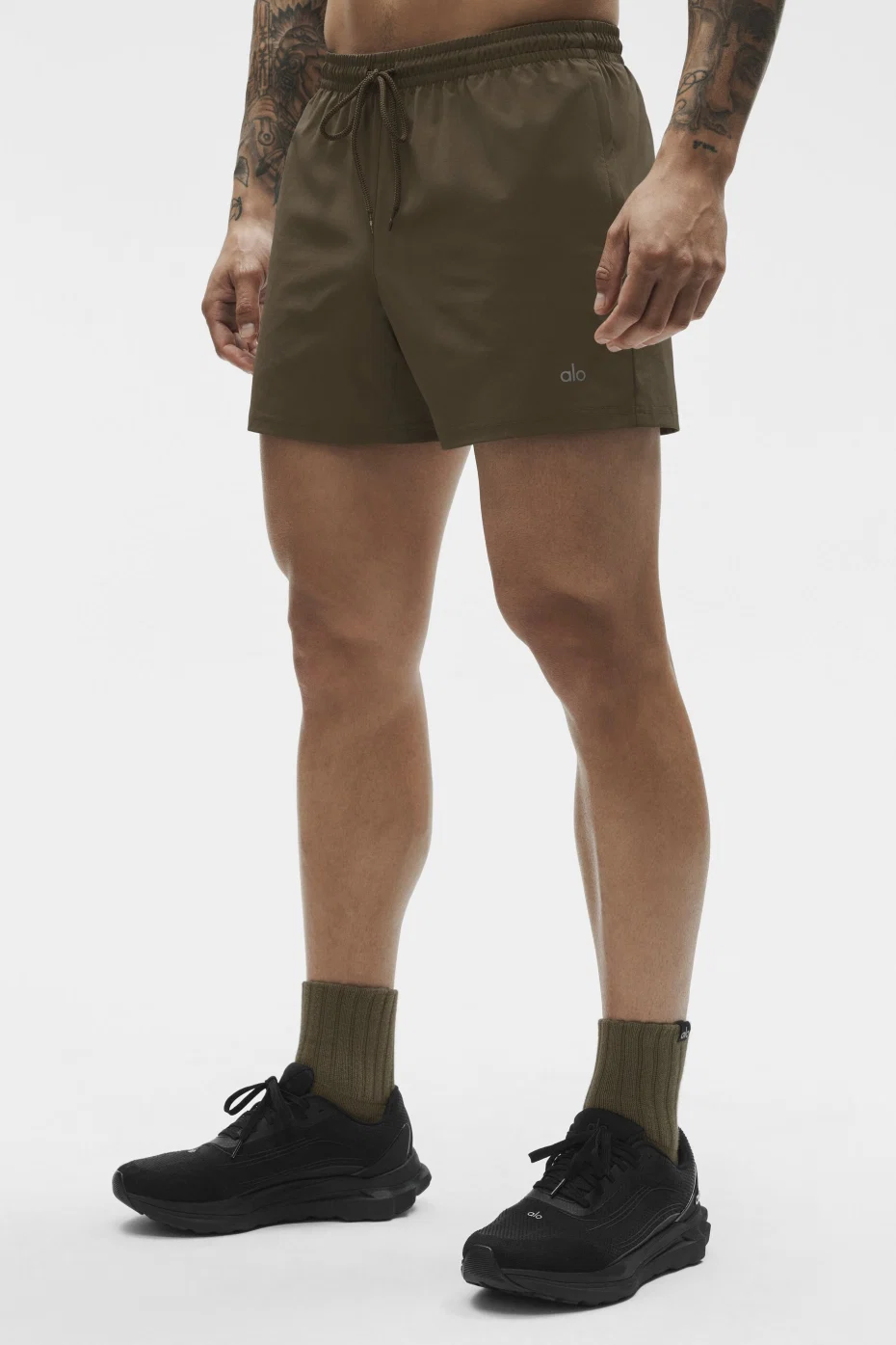Alo Yoga — 5" Circuit Short - Olive Tree