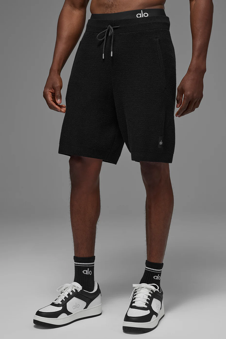 Alo Yoga — 7" Sports Club Sweater Knit Short - Gravel