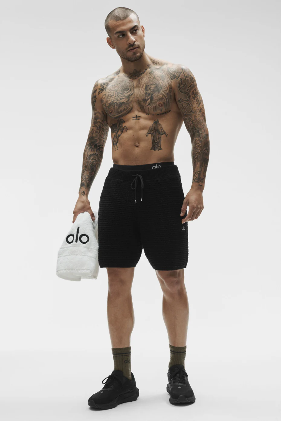 Alo Yoga — 5" Shift Knit Short - Black