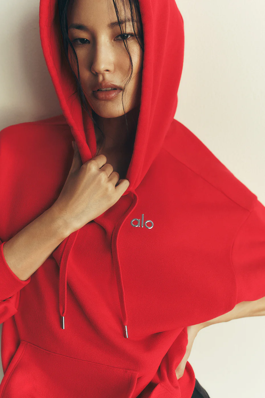 Alo Yoga — Accolade Hoodie - Bright Red