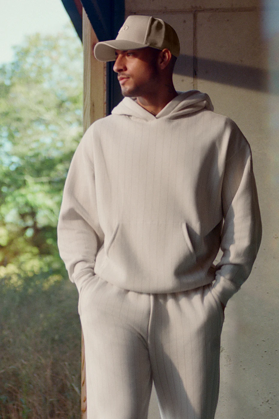 Alo Yoga — Pinstripe Hoodie - Bone Pinstripe