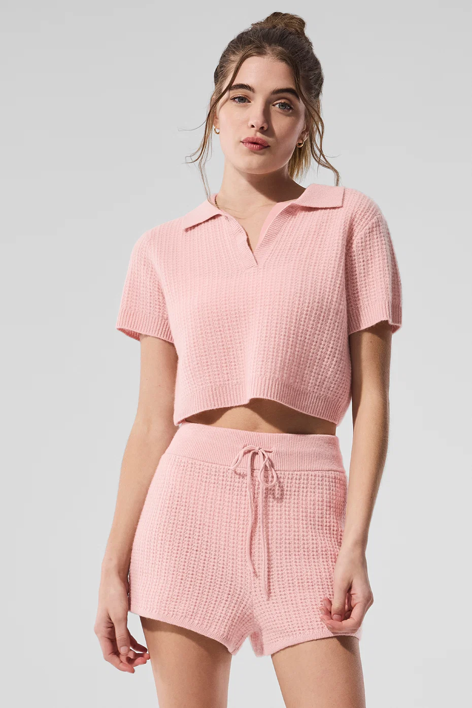 Alo Yoga — Cashmere Plush Waffle Polo Tee - Pink Quartz
