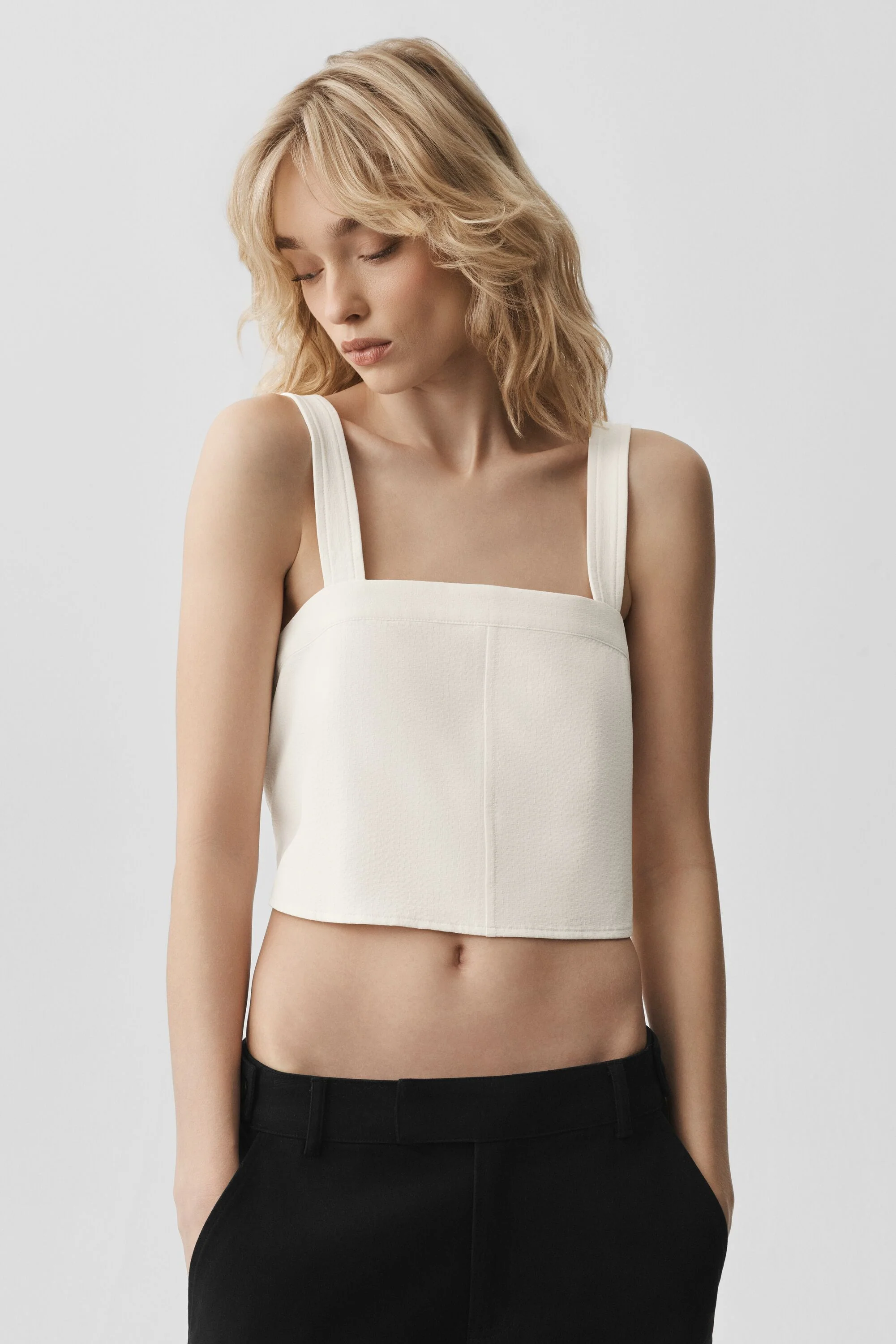 Alo Yoga — Cropped Dreamscape Tank - Dune Grass