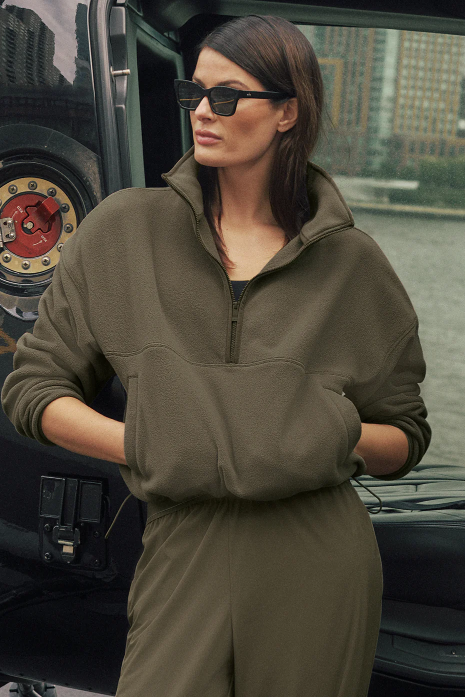 Alo Yoga — Polar Fleece Retreat Cover Up - Winter Frost