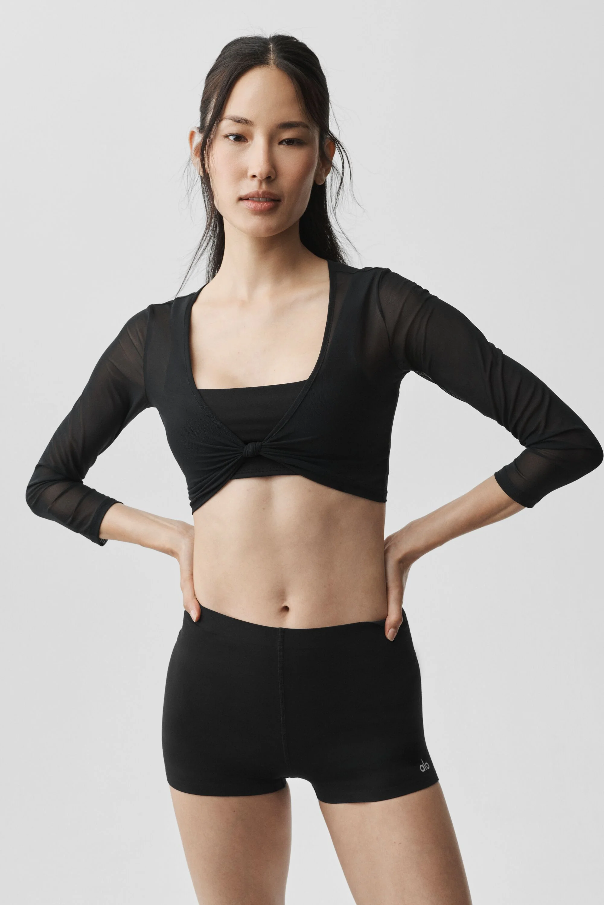 Alo Yoga — Mesh Knotty 3/4 Sleeve Top - Espresso