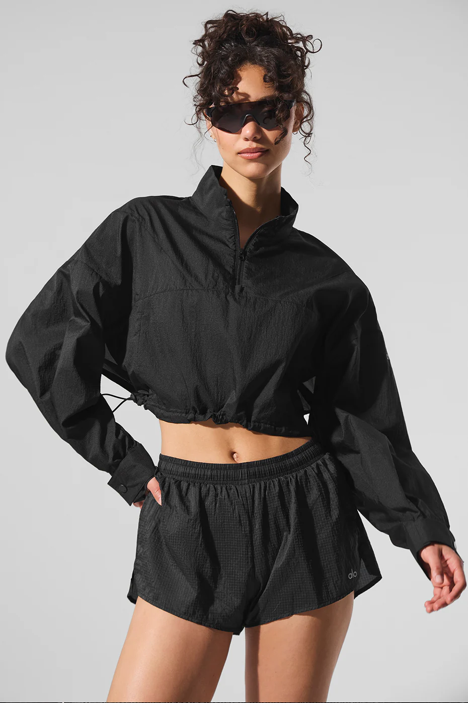 Alo Yoga — Cropped 1/4 Zip Aerial Pullover - Black