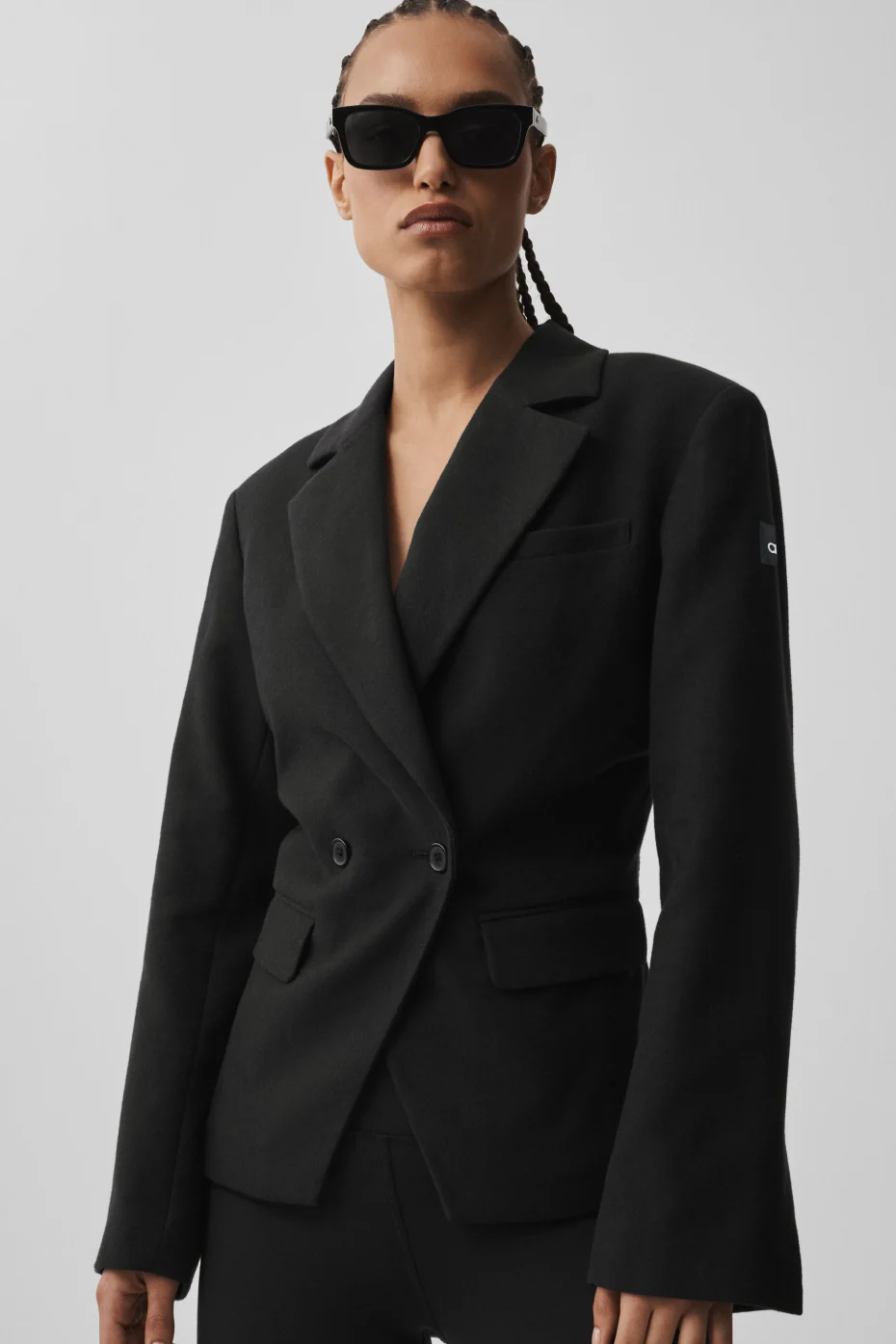 Alo Yoga — Cinch Blazer - Black