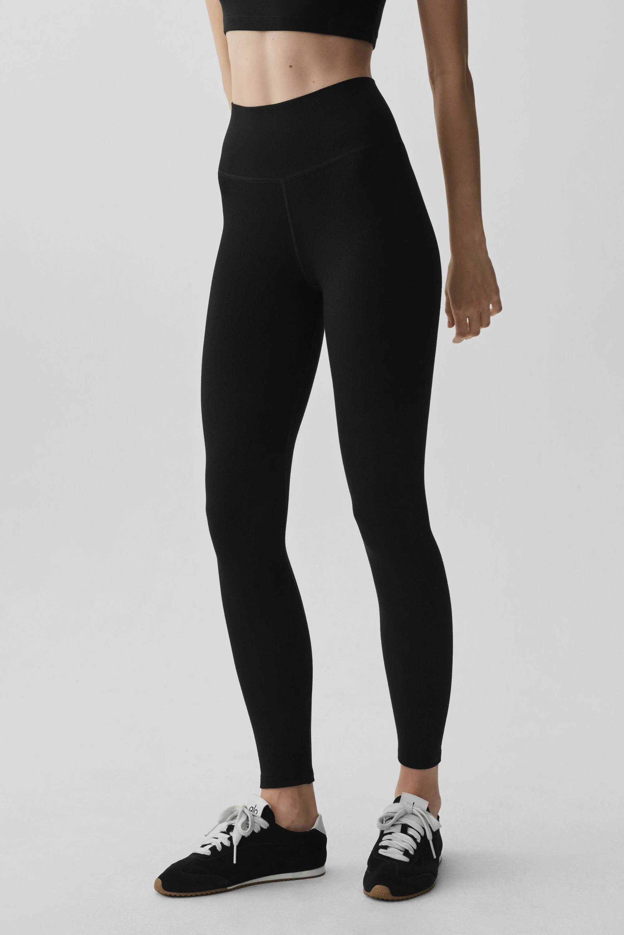 Alo Yoga — Seamless Modal Ribbed High-Waist 7/8 Legging - Dune Grass
