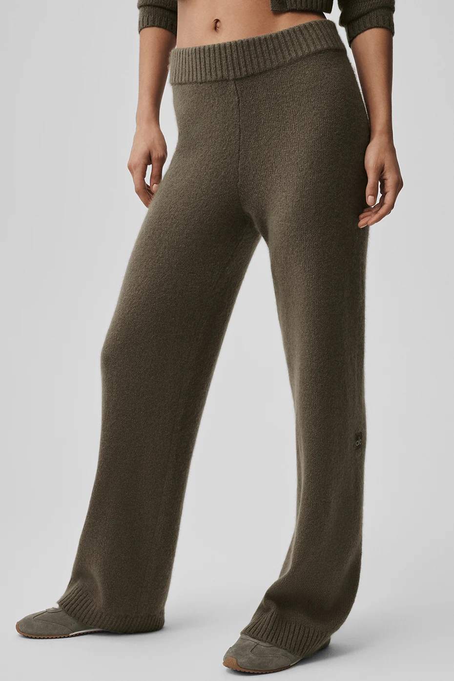Alo Yoga — Wool Cashmere High-Waist New Class Wide Leg Pant - Ivory