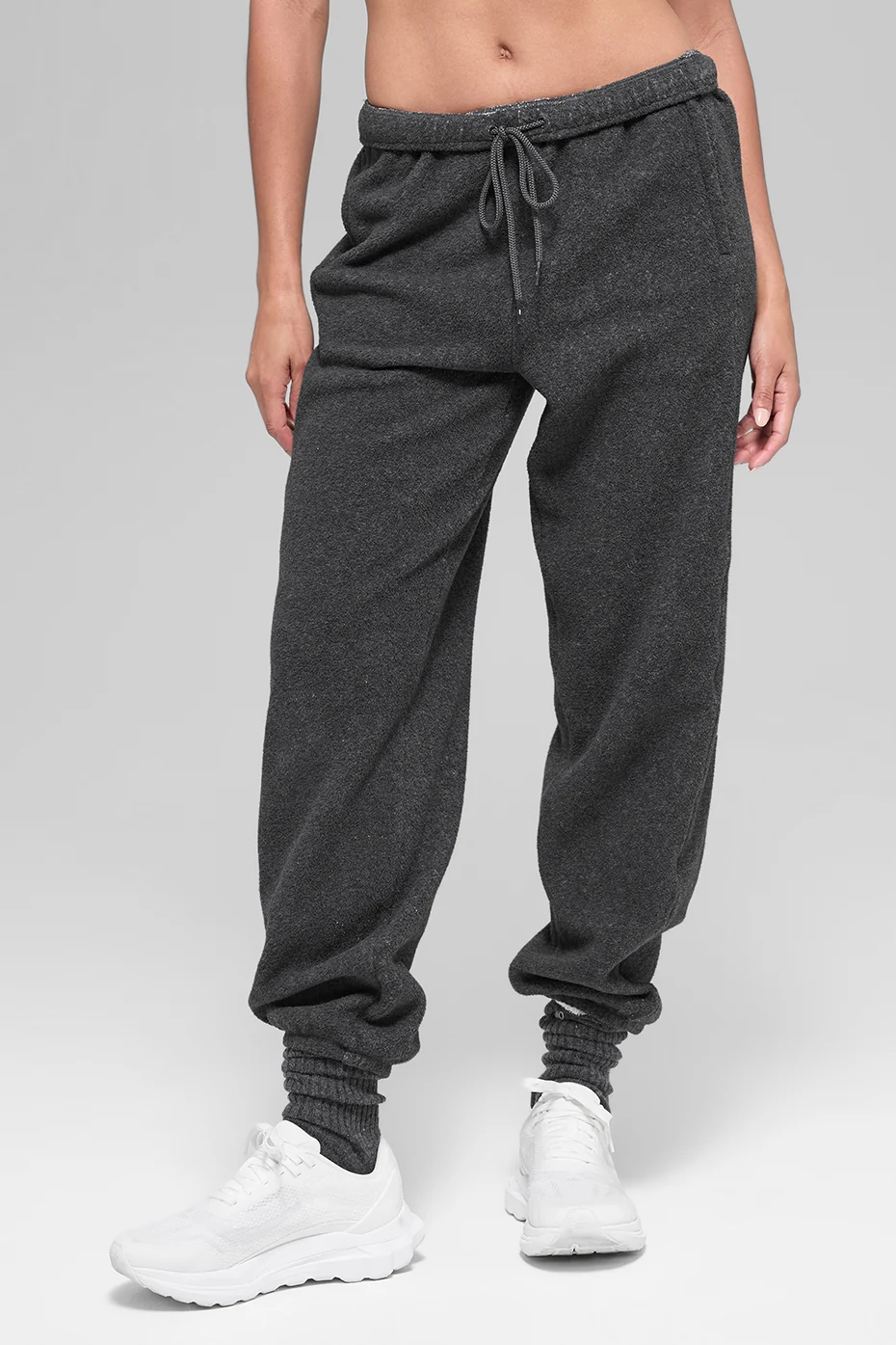Alo Yoga — Polar Fleece High-Waist Retreat Jogger - Dark Heather Grey