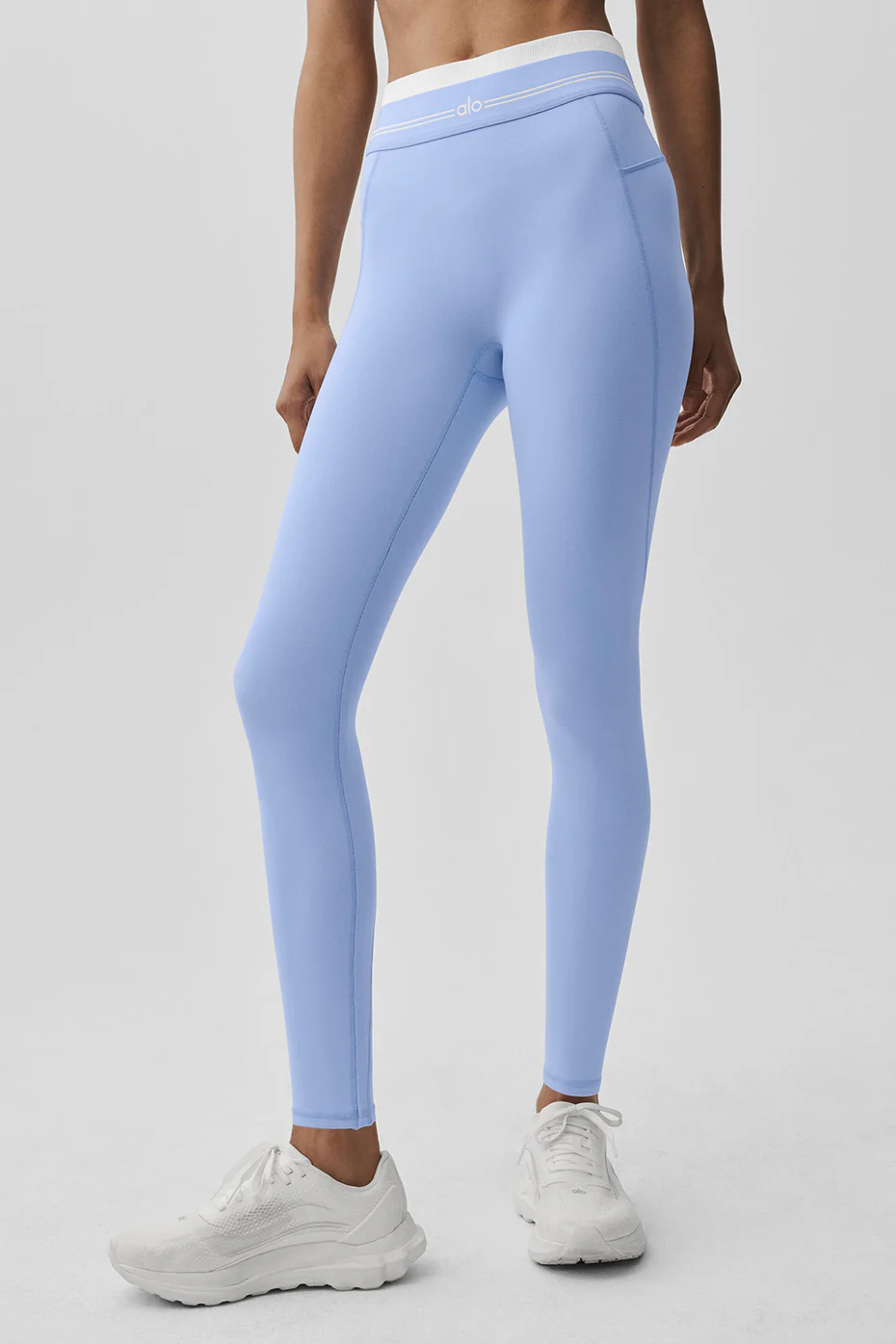 Alo Yoga — Airbrush High-Waist 7/8 Better Together Legging - Bluestone/White