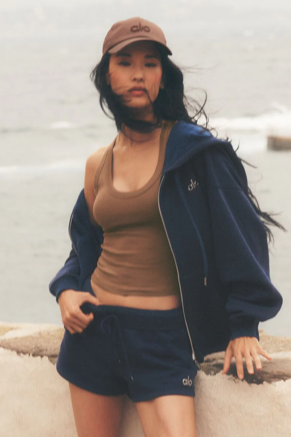 Alo Yoga — Accolade Short - Navy