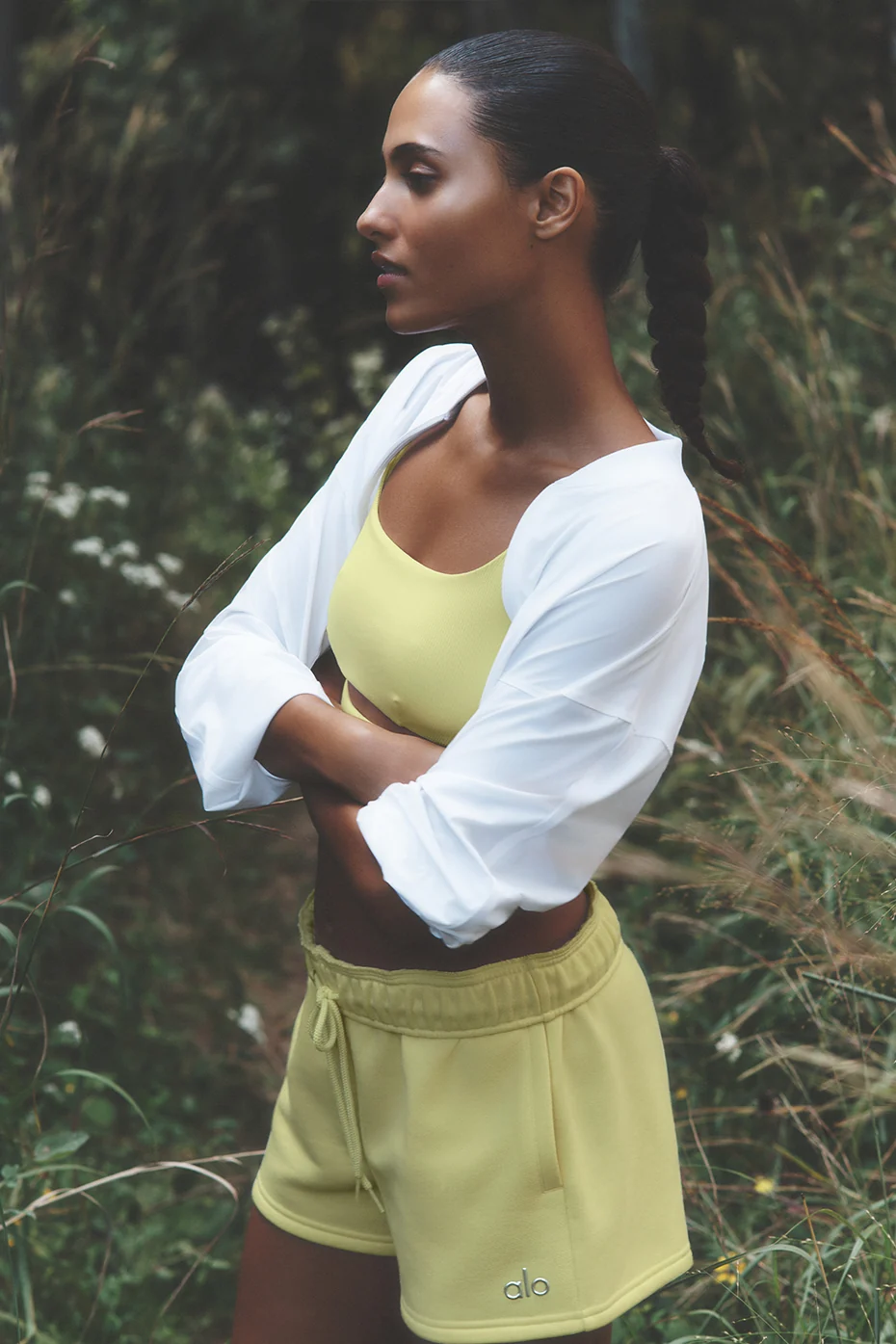 Alo Yoga — Accolade Short - Sunshine