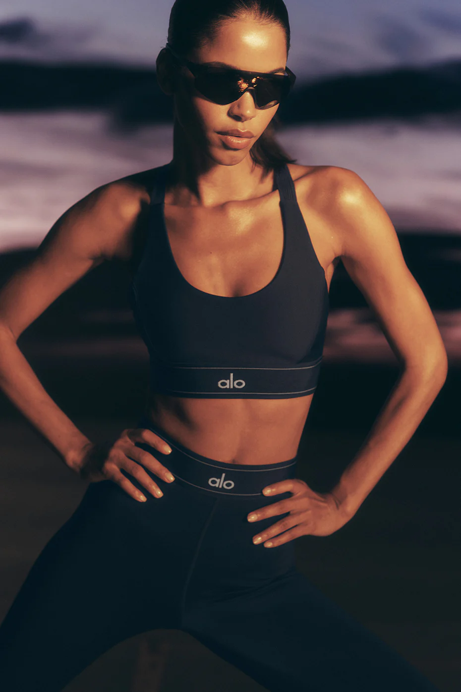 Alo Yoga — Airlift Suit Up Bra - Navy/Navy