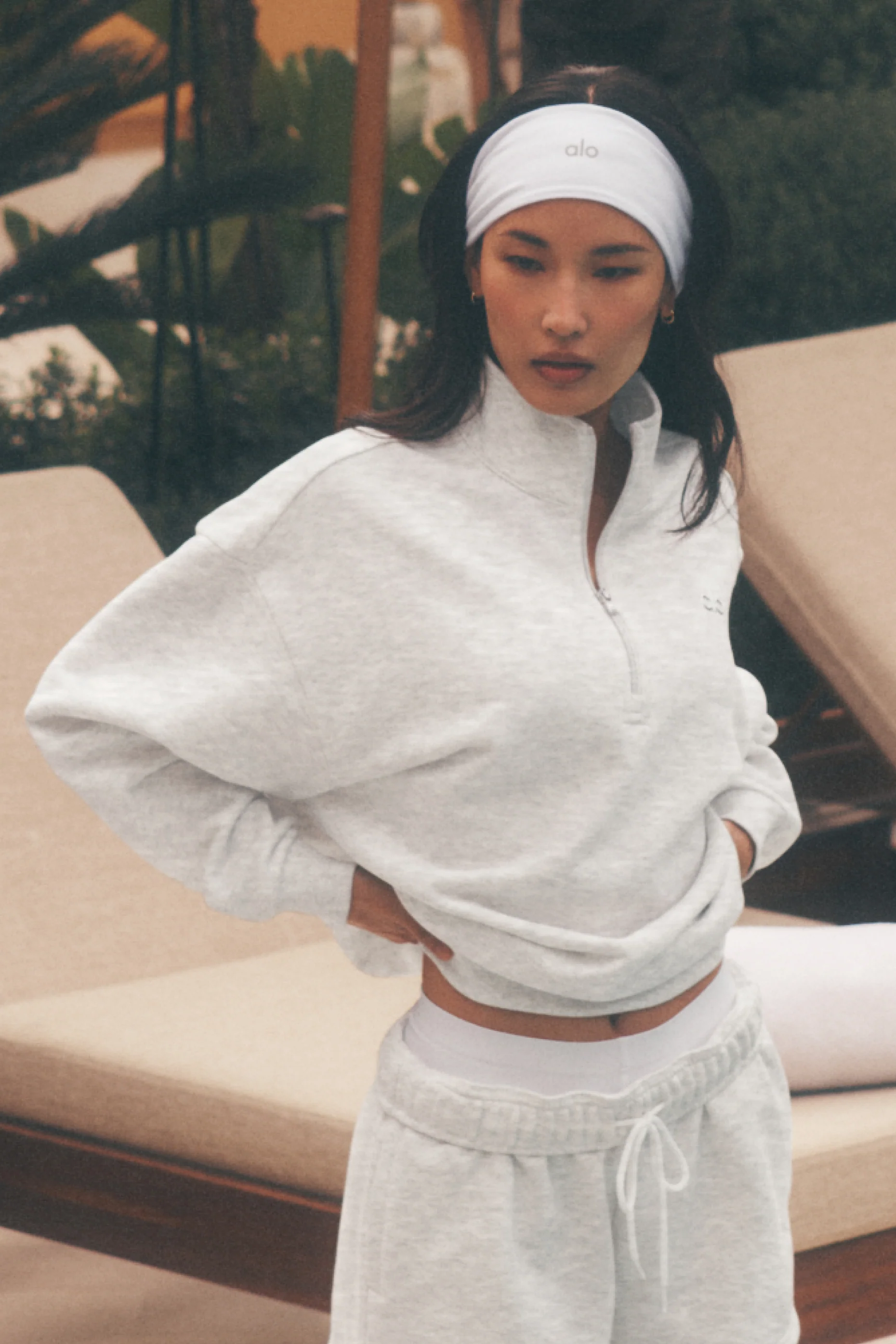 Alo Yoga — Accolade 1/4 Zip Pullover - White Heather