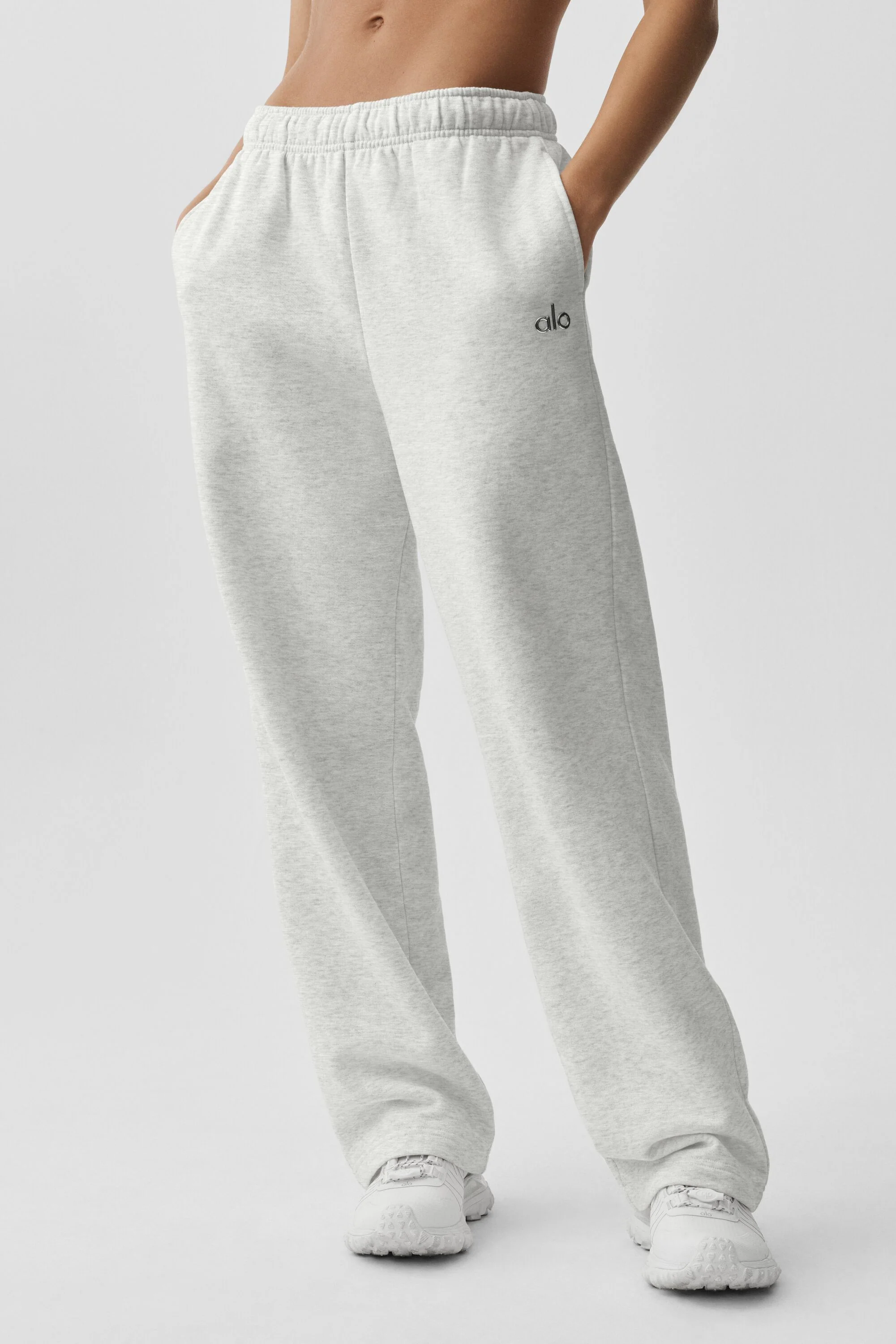 Alo Yoga — Accolade Straight Leg Sweatpant - White Heather