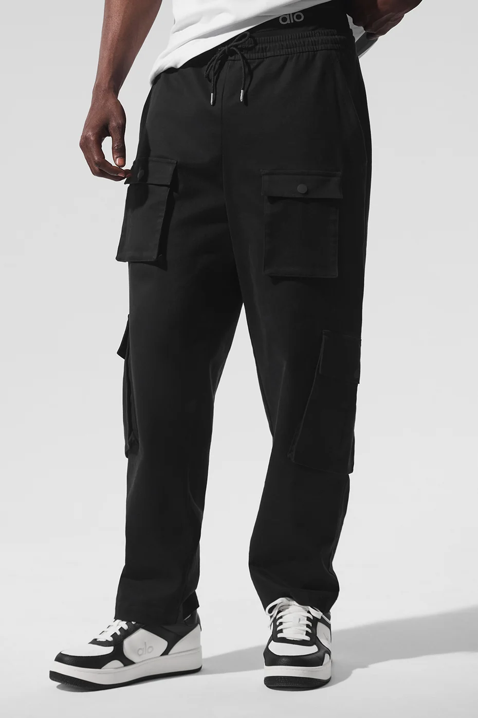 Alo Yoga — Northstar Cargo Pant - Black
