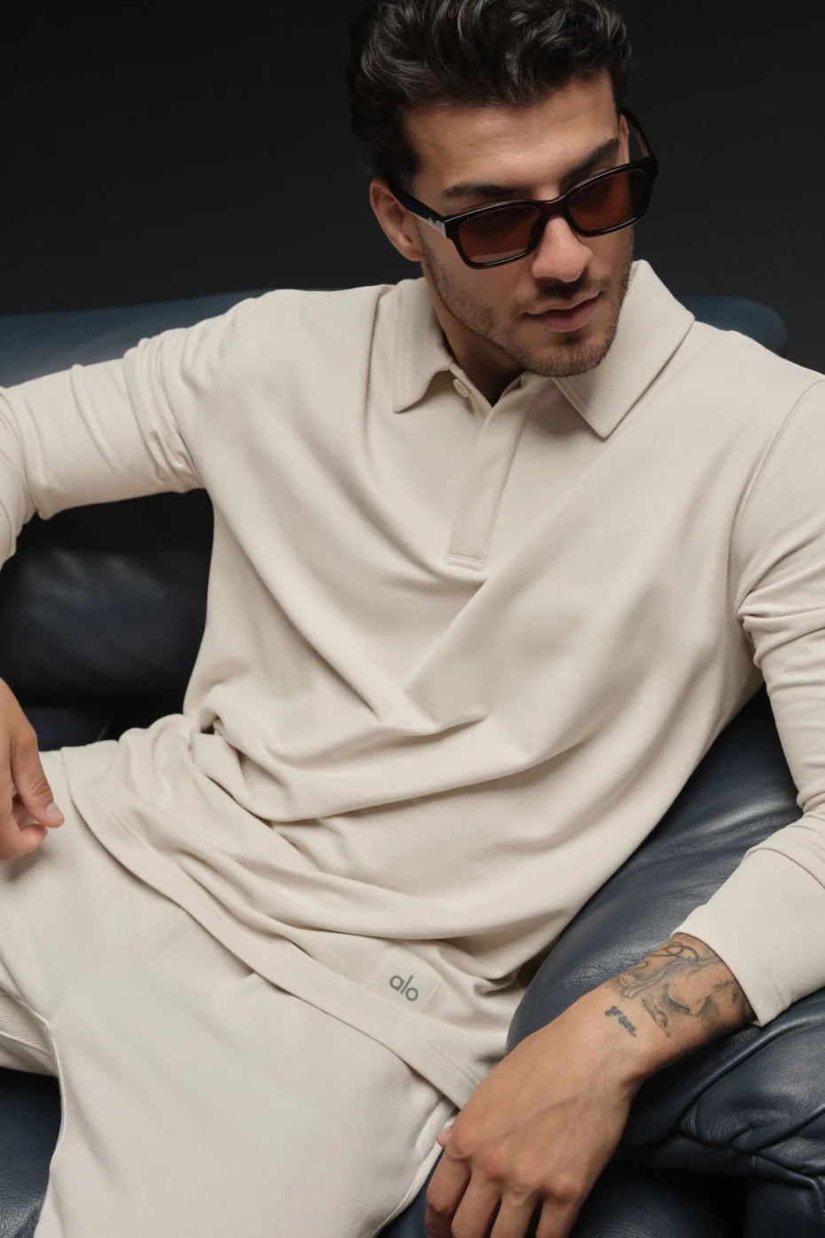 Alo Yoga — Double Take Long Sleeve Polo - Bone