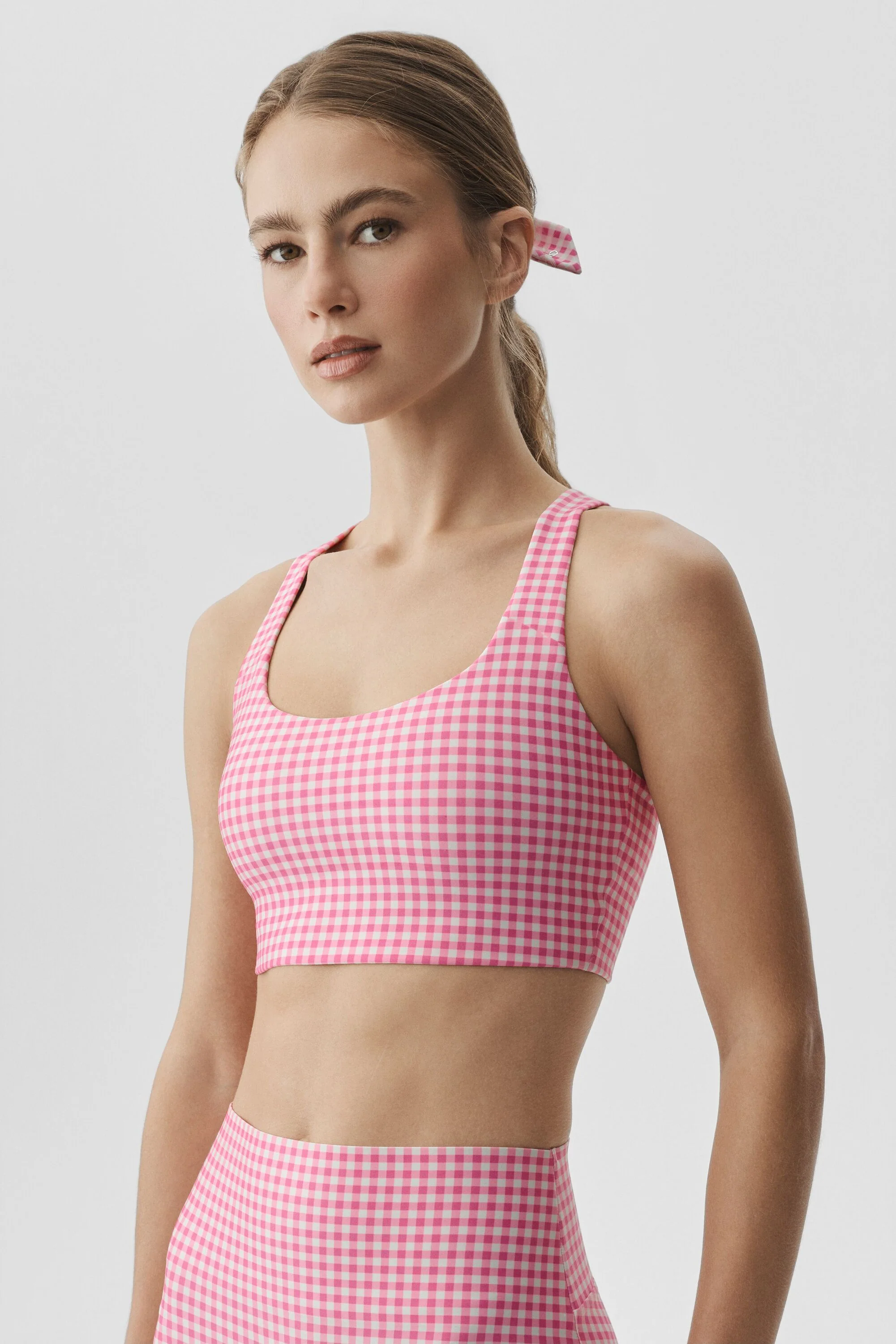 Alo Yoga — Airlift Gingham Sleek Bra Tank - Paradise Pink Gingham