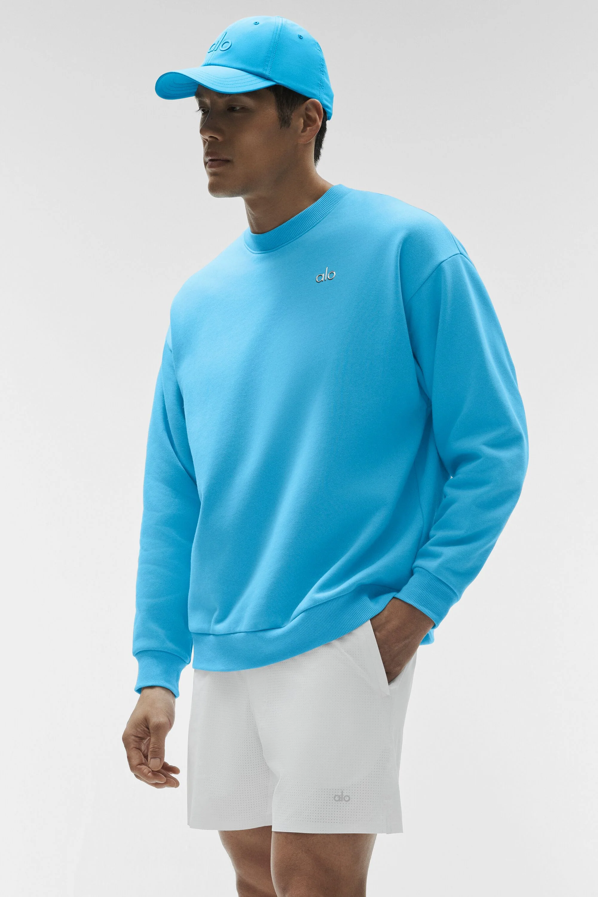 Alo Yoga — Accolade Crew Neck Pullover - Azure Blue