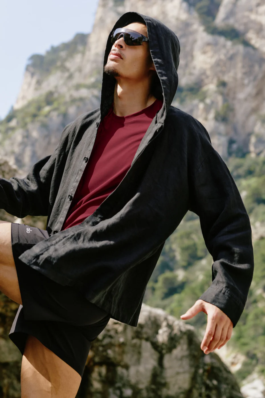 Alo Yoga — Linen Days Button Up Hoodie - Black