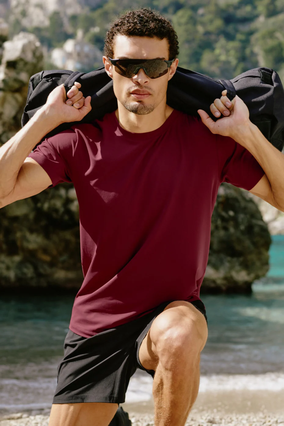 Alo Yoga — Conquer Reform Crewneck Short Sleeve - Garnet
